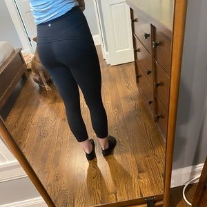 Lululemon black leggings 22” size 6